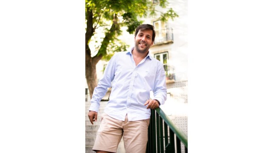 Lisbon: Private Walking Tour with Professional Photoshoot - Practical Details and What to Expect