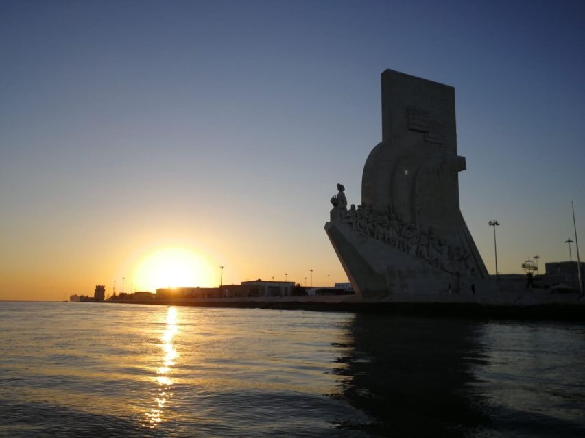Lisbon Speedboat Sunset with Monuments Sightseeing - Discovering Lisbon from the Water: An Authentic Perspective