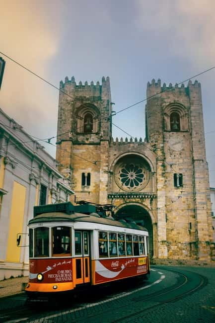 Lisbon: Street Photography Tour Sunrise or Sunset - An In-Depth Look at the Lisbon Street Photography Tour