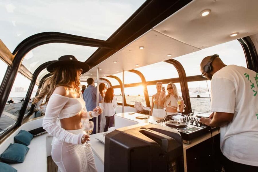 Lisbon: Sunset DJ Party  Sangria, Pizza & Open Bar - What to Expect on the Cruise