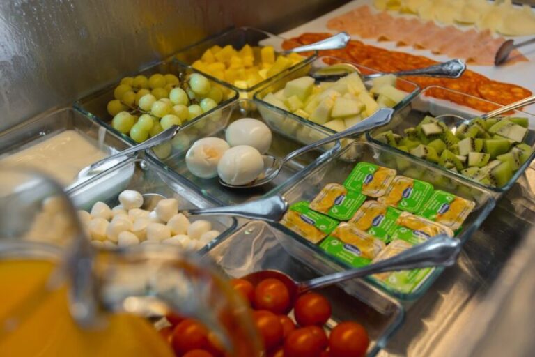 Lisbon: Tagus River Cruise With Brunch - A Closer Look at the Lisbon Tagus River Cruise