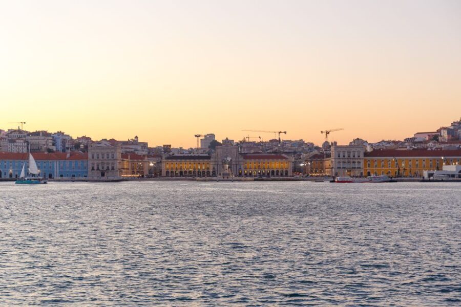 Lisbon: Tagus River Sunset Tour with Snacks and Drink - The Itinerary Breakdown