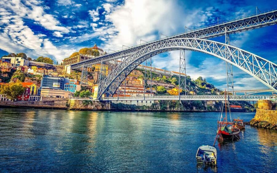 Lisbon to Porto with up to 4 stops: Óbidos, Nazaré, Fátima, and Aveiro - Authentic Feedback from Travelers