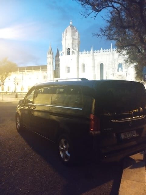 Lisbon: Tuk Tuk tour, Cascais tour, and Dinner all in one - Cascais: Charm and Free Time