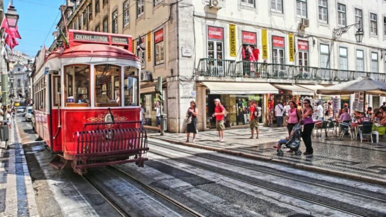 Lisbon's historic old town in a tuk-tuk in German - Who Would Enjoy This Tour?
