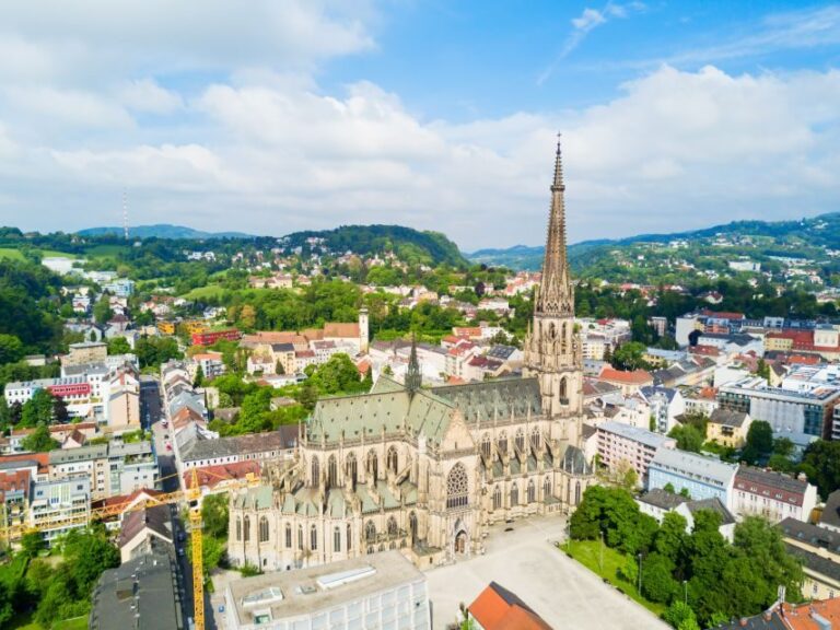 Literature in Linz: Adalbert Stifter Institute Private Tour - Exploring the Adalbert Stifter Institute: What to Expect