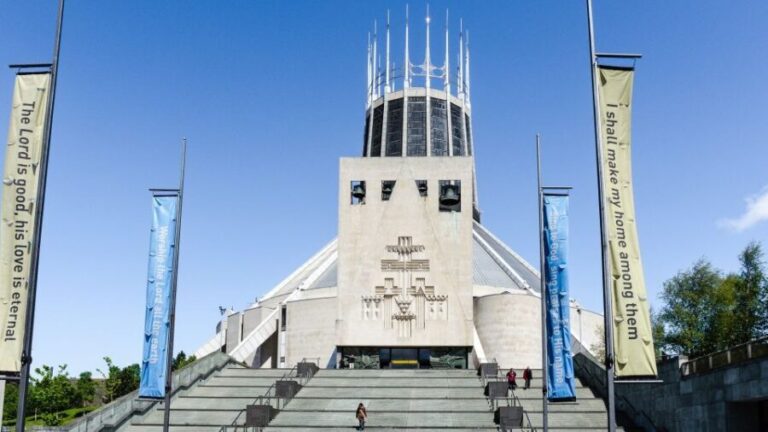 Liverpool: Best of Liverpool Sightseeing Private Taxi Tour - Discovering Liverpool in Comfort and Style