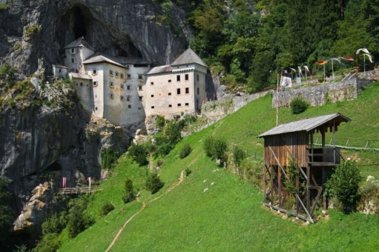 Ljubljana: Postojna cave & Predjama castle small group tour - Who Should Consider This Tour?