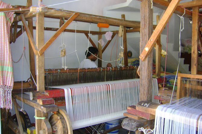 Local Experience Shopping and Sightseeing Tour - The Practical Details