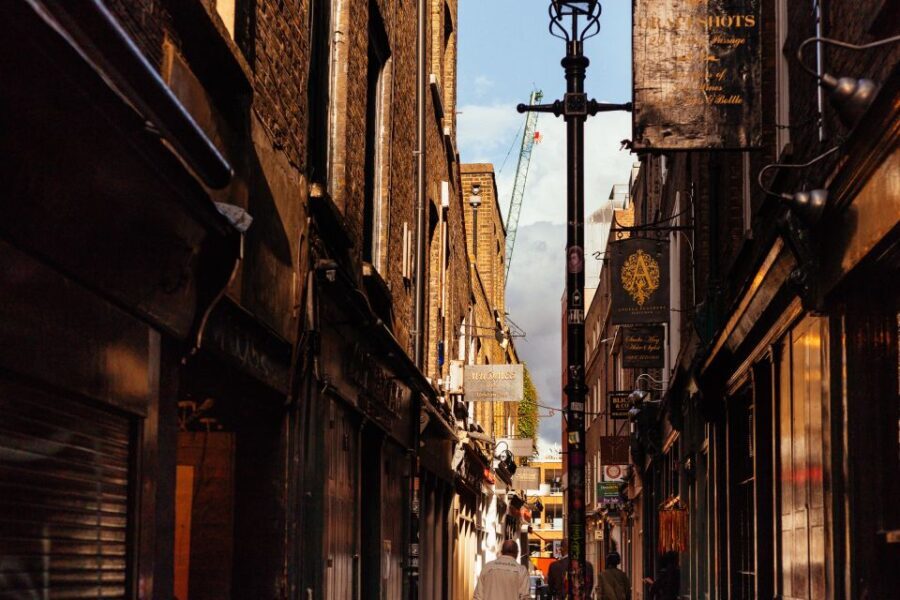London: 2.5-Hour Off the Beaten Track Private City Tour - Exploring Shoreditch: A Neighborhood Beyond the Tourist Map