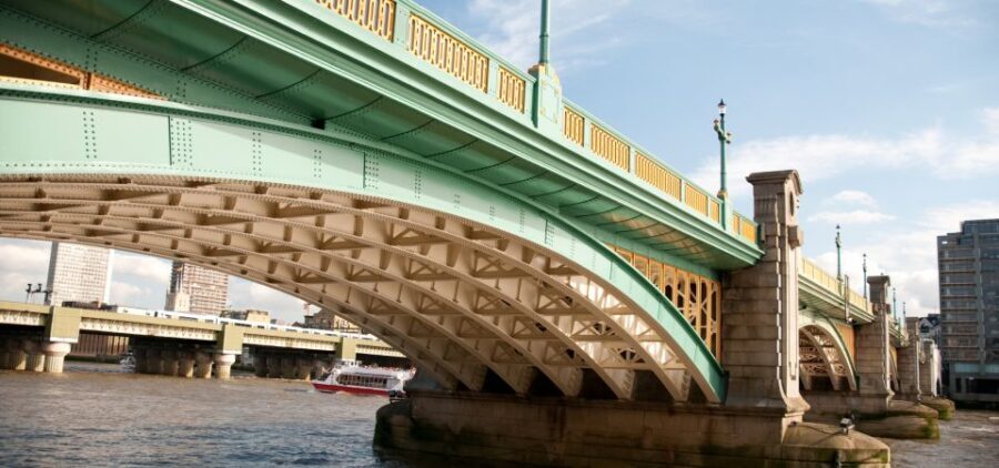 London: App-Based Walking Tour with 30 Stops - What Makes This Tour Stand Out