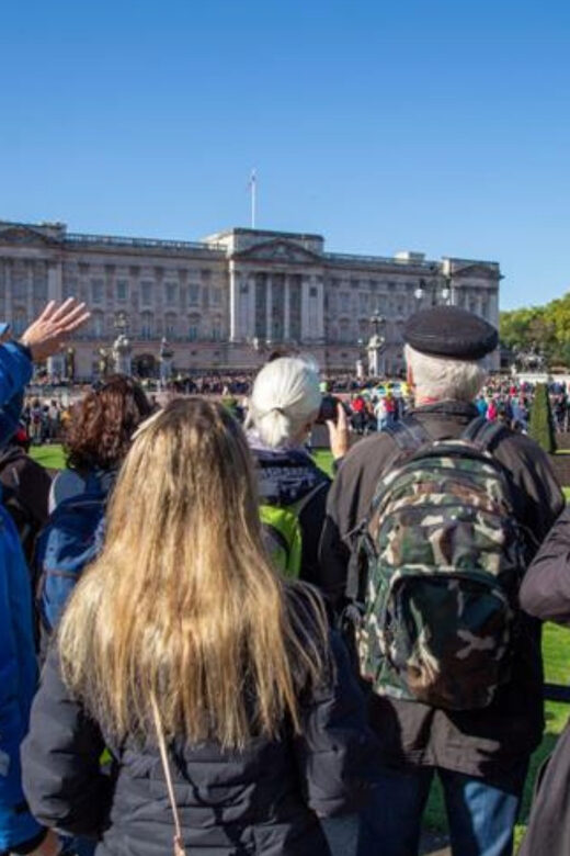 London: Buckingham Palace and Royal London Walking Tour - Who Should Consider This Tour?