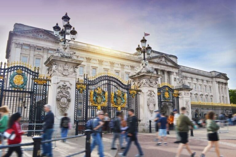 London: Buckingham Palace & Changing of the Guard Experience - In-Depth Look at the Tour Experience