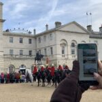 London: Changing of the Guard Private Group or Family Tour - A Closer Look at the Experience