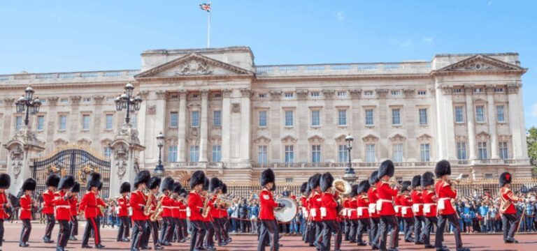 London: Changing of the Guard with a an APP - Price and Value Analysis