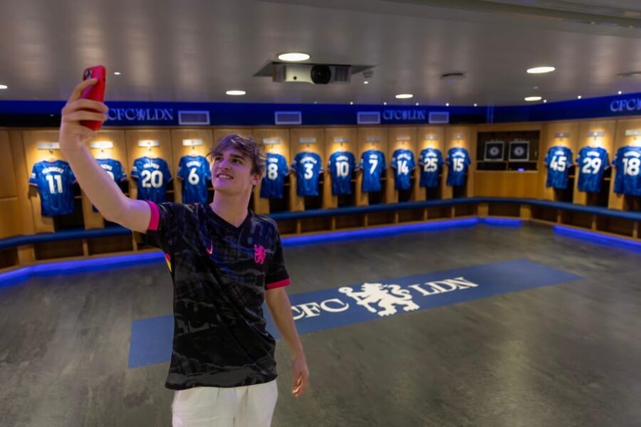 London: Chelsea FC Museum and Stamford Bridge Classic Tour - Who Should Consider This Tour?