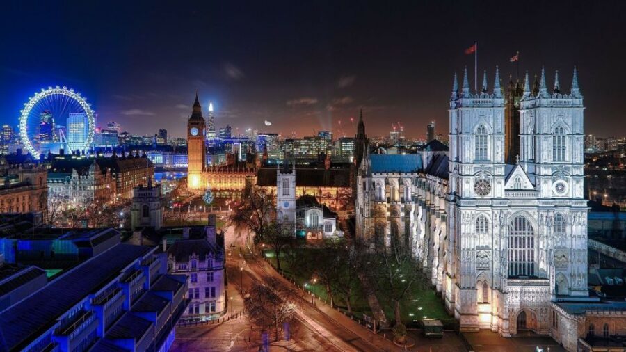 London: Christmas Lights Nighttime Bus Tour with Live Guide - Authentic Experiences: What Travelers Are Saying