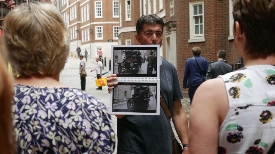 London: Downton Abbey Guided Walking Tour - A Deep Dive Into the Downton Abbey Walking Tour