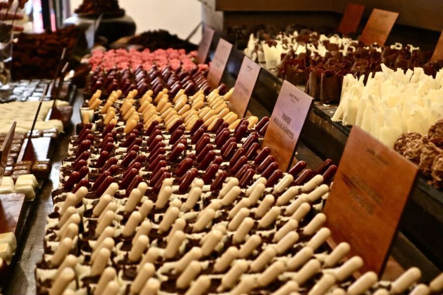 London: East End & Shoreditch Street Food Tour with 6 Dishes - A Deep Dive into the Experience