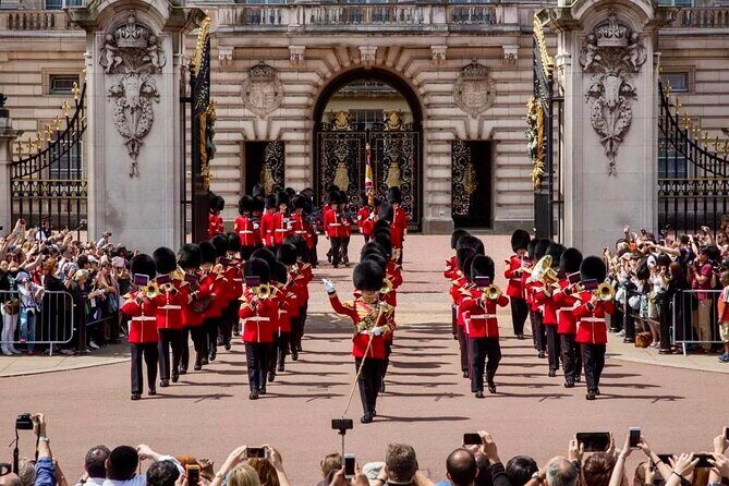 London Essential 2 hour introductory Walking Tour With a Londoner - Authentic Experience and What You’ll Gain