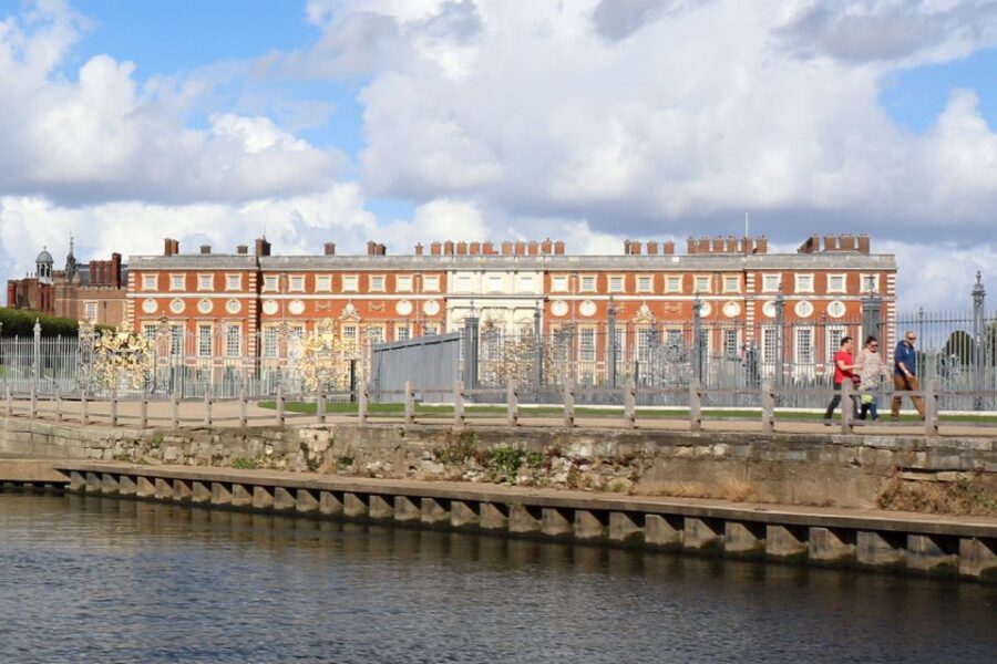 London: Hampton Court to Richmond River Thames Cruise - The Details of the Thames River Cruise