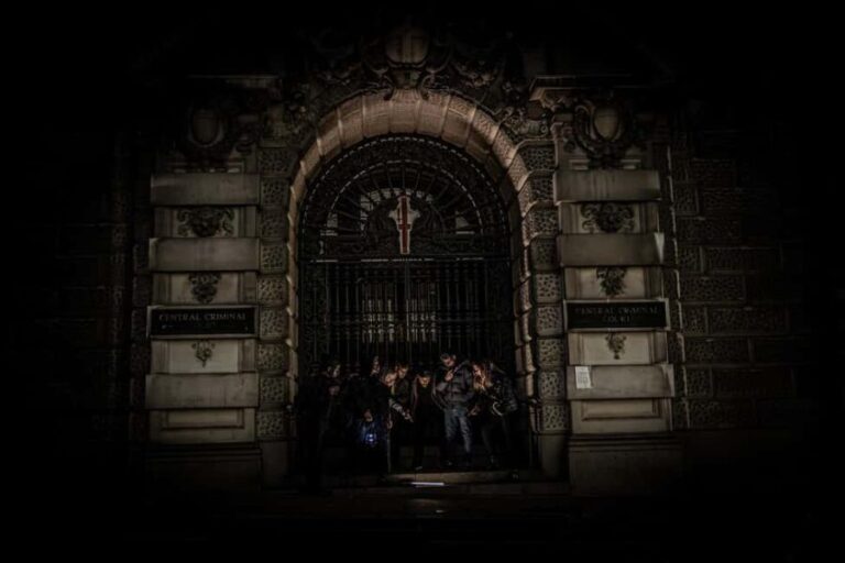 London: Haunted Secrets of the City Ghost Walking Tour - Who Should Consider This Tour?
