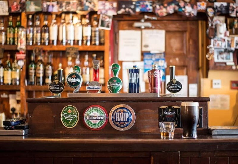 London: Historic Pubs of Central London Walking Tour - Exploring the Details of the Tour