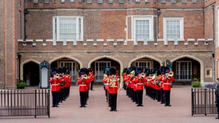 London: Hop-On Hop-Off Pass with Thames River Cruise 24 Hrs - What We Love About This Tour