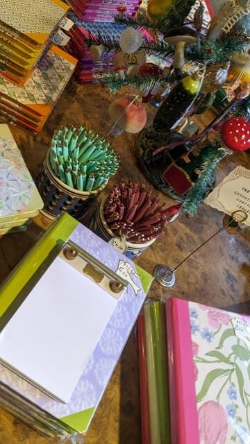 London: Independent Shops - Gifts and History - An In-Depth Look at the Tour Experience