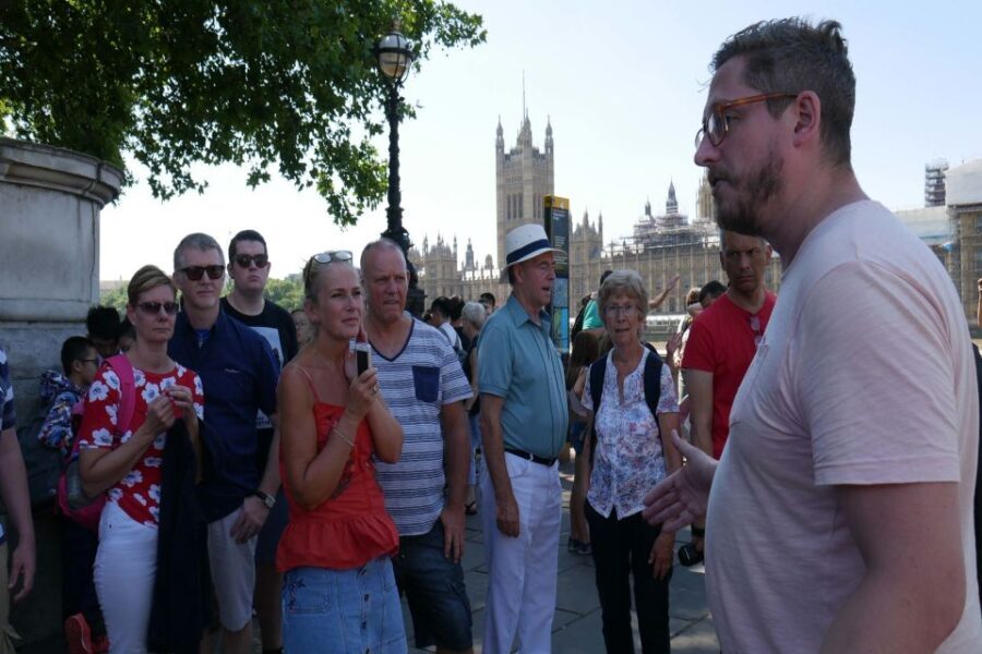 London: James Bond Filming Locations Bus Tour - Who Will Enjoy This Tour?