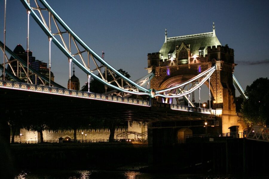 London: Murder Mystery Cruise With 3-Course Dinner - Practical Details and Tips