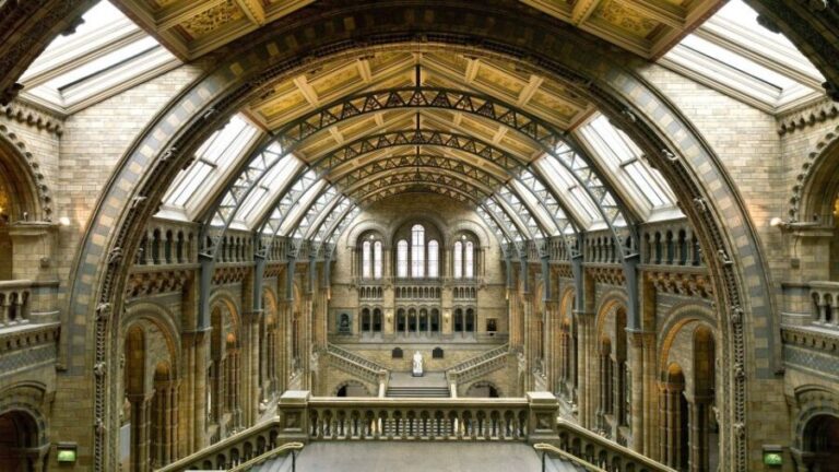 London: Natural History Museum Tour - Iconic Exhibits and Their Significance