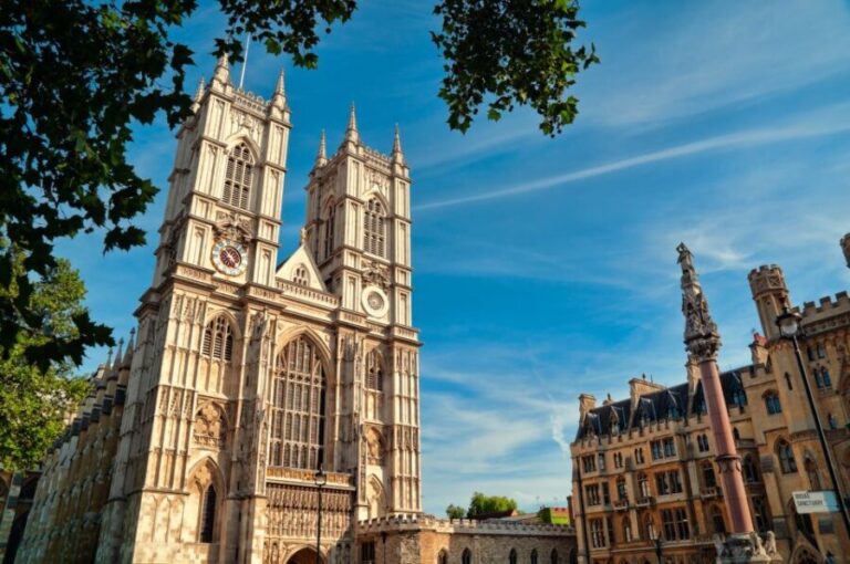 London: Private Royal Tour with Changing of the Guard - Exploring London with a Private Guide and Luxury Transport