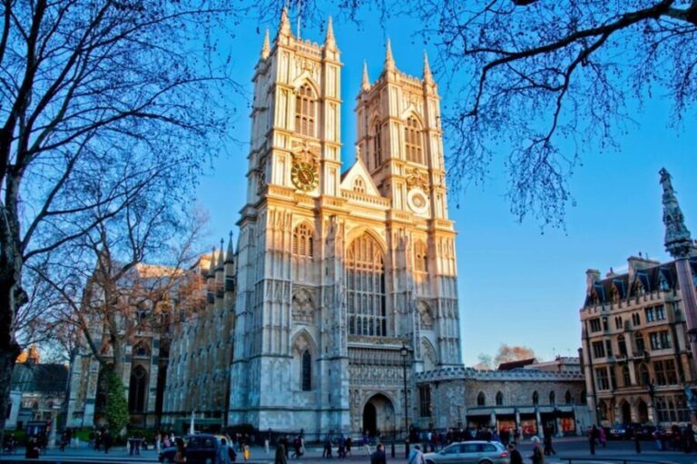 London: Private Taxi 50+ Sights Tour & St Paul's Cathedral - Overview of the Experience