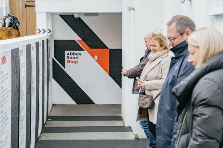 London: Rock and Roll Taxi Tour - What Makes This Tour Stand Out?