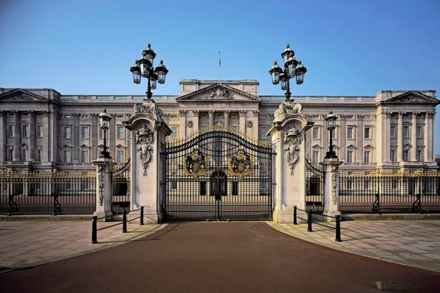 London: Royal Walking Tour with Changing Of The Guard - Who Should Consider This Tour?
