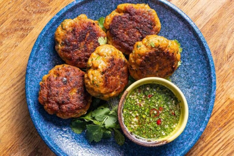 London: Thai Street Food Cooking Class with Wine - The Atmosphere, Group Size, and Practical Details