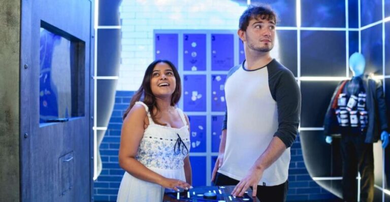 London: The Mind of Moriarty Escape Room Experience Ticket - Who Is This Experience Best For?