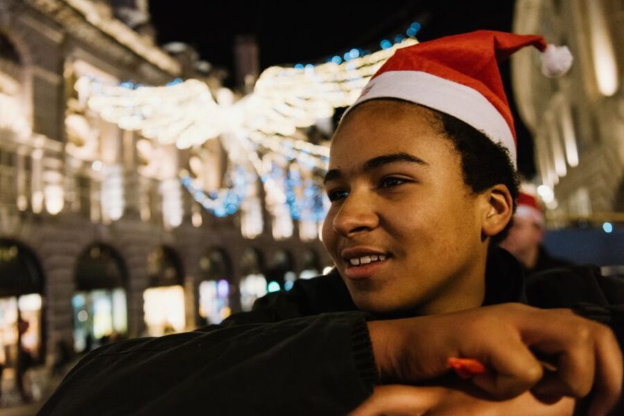 London: Tootbus Christmas Lights Tour incl walking tours - A Closer Look at the Tour Experience
