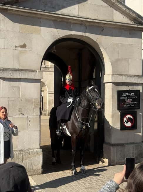London: Top 10 Express Guided Walking Tour - The Experience: What Travelers Say