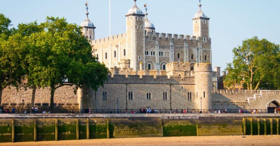 London: Tower of London Guided Tour with Crown Jewels Option - Authentic Stories and Genuine Insights from Travelers