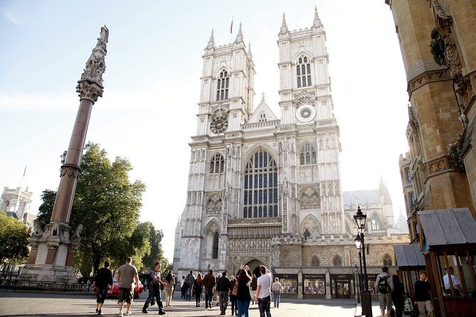 London Vintage Bus Tour with Cream Tea at Harrods - FAQ