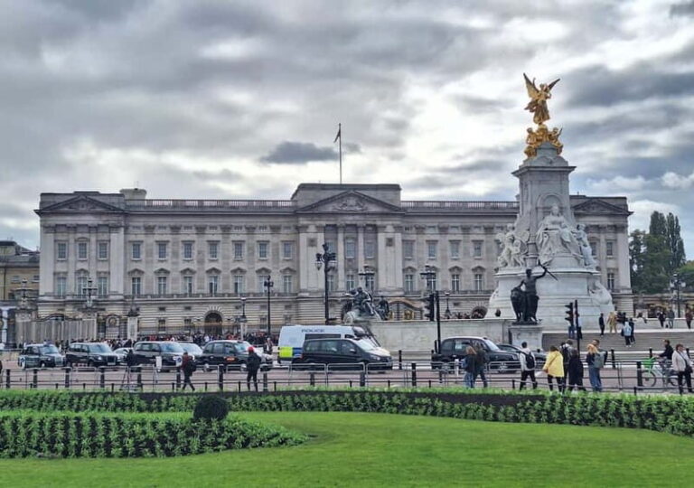 London Walking Tour: Buckingham Palace to Big Ben in 2 hours - An In-Depth Look at the London Walking Tour