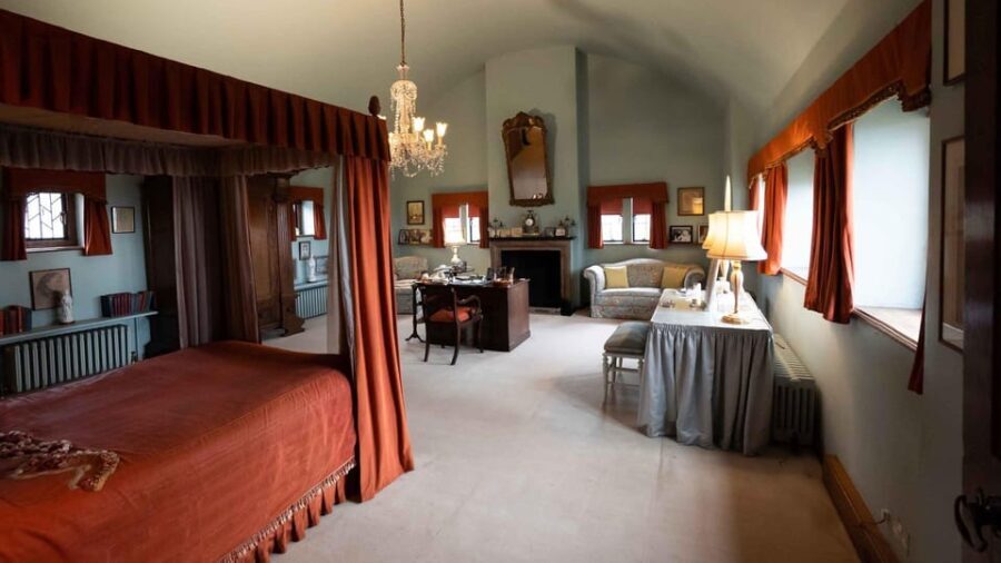 London: Winston Churchill Family Home with Transportation - The Itinerary in Detail