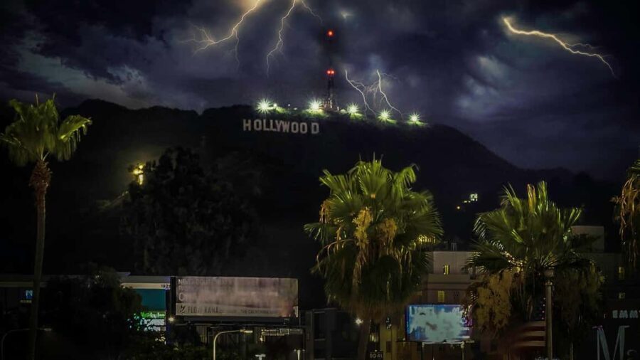 Los Angeles: Haunted LA: Ghostly Encounters Flashlight Tour - Exploring the Haunted Side of Los Angeles