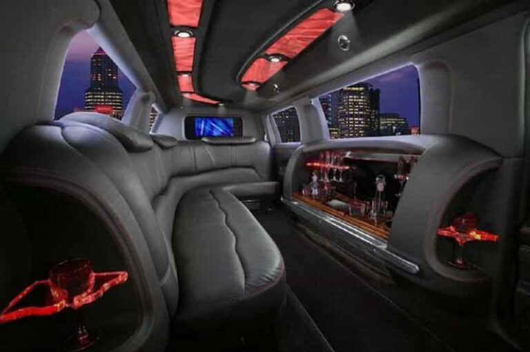Los Angeles: Private Sightseeing Tour in a Limousine - 4hrs - Who is this tour best for?