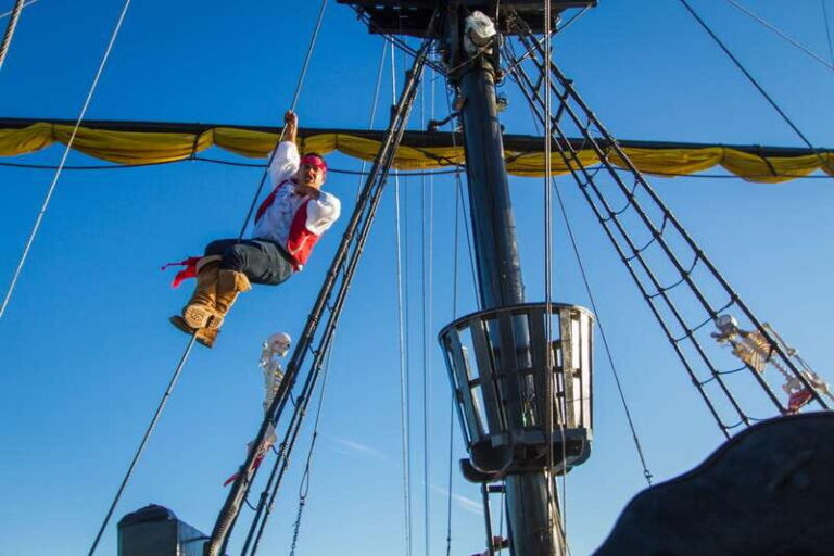Los Cabos: Pirate Ship Sunset Cruise & Show with Dinner - Who Is This Tour Best For?