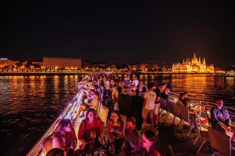 Lotus x Sparty boat with Unlimited Drinks and live DJ - Who Will Love This Experience?
