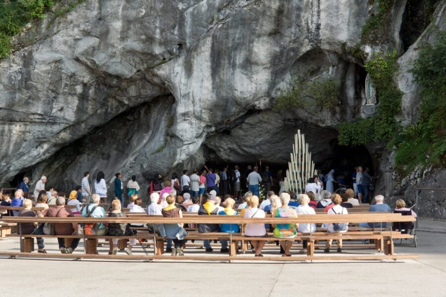 Lourdes: Private Guided Tour in the Sanctuary - Who Should Consider This Tour?