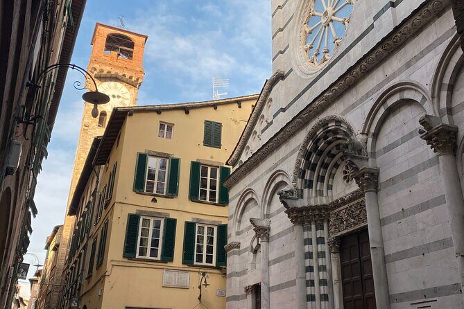 Lucca: Walking tour to discover the city of 100 churches - In-Depth Look at the Itinerary